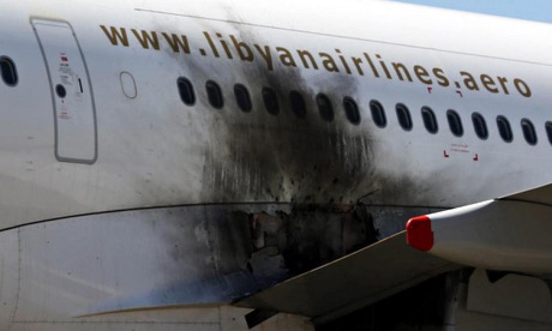 Λιβύη: Δεκάδες νεκροί στη μάχη για τον έλεγχο του αεροδρομίου της Τρίπολης