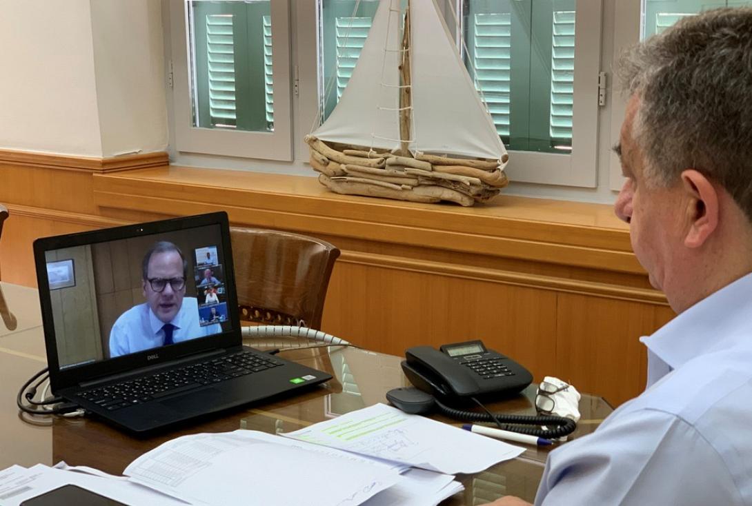 Αρναουτακης Καραμανλης