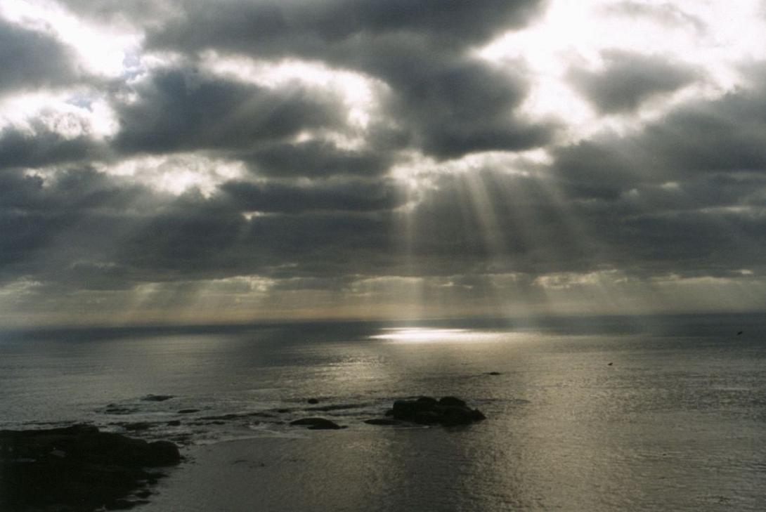 08_sunbeams_sea_clifton.jpg
