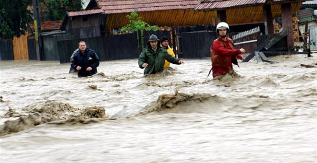 Νεκροί εντοπίστηκαν δύο αγνοούμενοι από τις πλημμύρες στη Βαλτσέα της Ρουμανίας