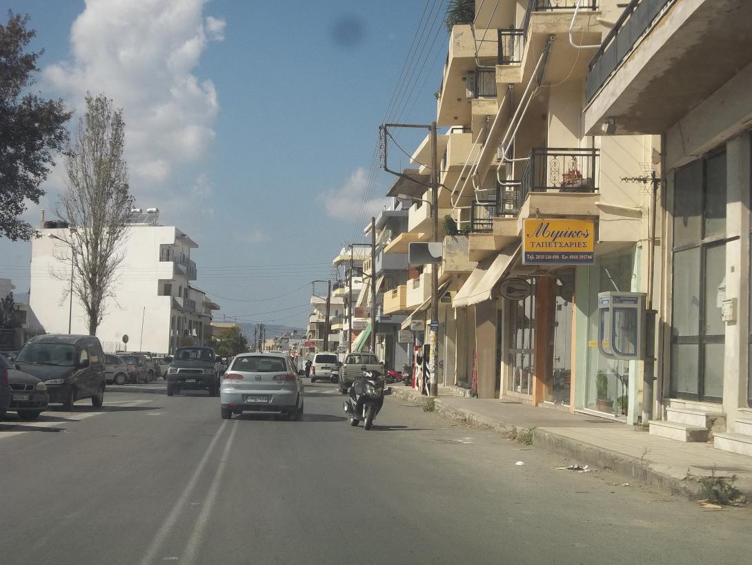 Πάρκαρε το μηχανάκι στη μέση του δρόμου κι έφυγε! (μέρος 2ο)