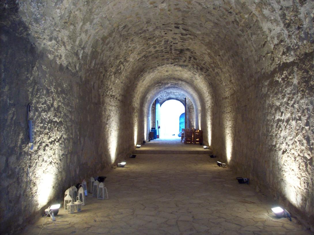 Οι ομορφιές και οι ασχήμιες που "κρύβουν" τα Ενετικά Τείχη του Ηρακλείου