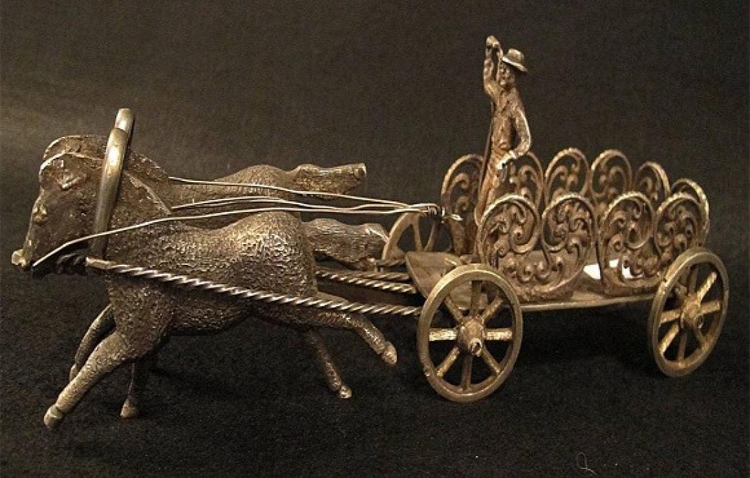 Στο "σφυρί" τα ασημικά που χάριζε ο Τσάρος σε Έλληνα γιατρό (εικόνες)