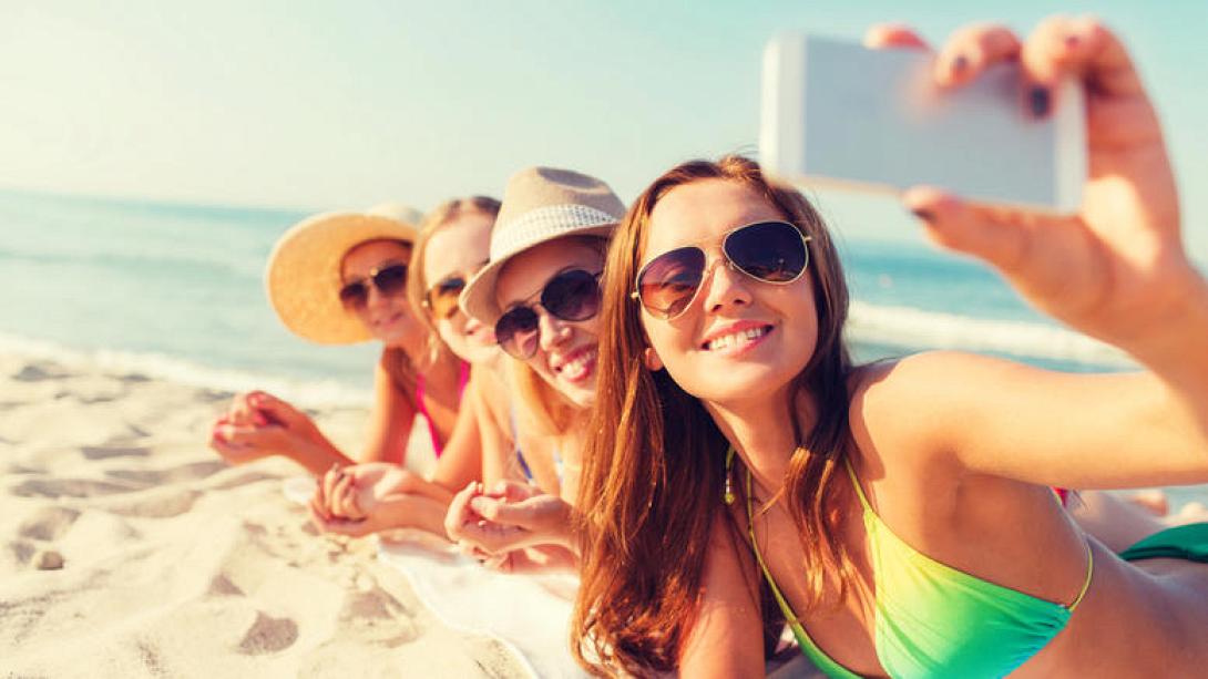 γυναικα,selfie,παραλια,