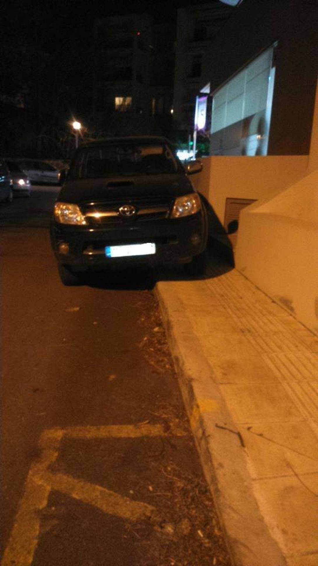 Ηράκλειο: Όταν ο πρώην πολιτικός "προκαλεί" στην ίδια του τη γειτονιά 