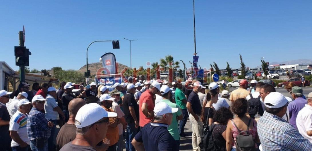 Στήριξη στην απεργία των οδηγών τουριστικών λεωφορείων