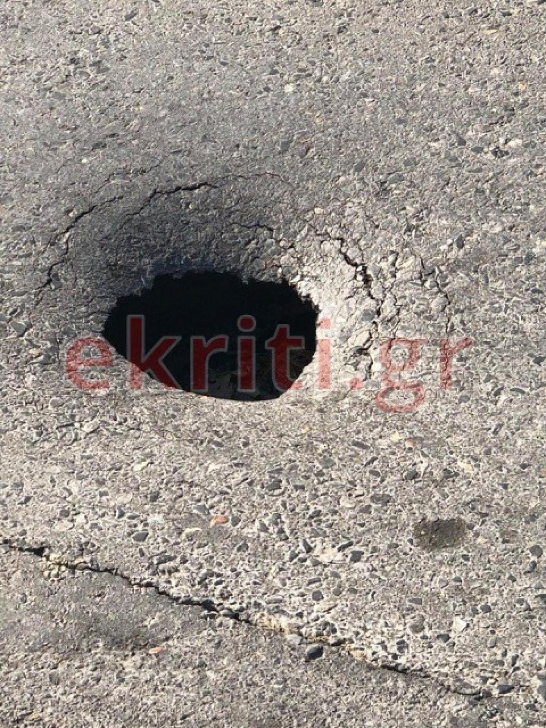 Κίνδυνος για τους οδηγούς και τους πεζούς η τρύπα