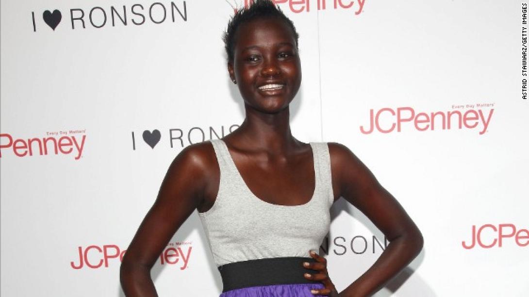 Αγνοείται η τύχη της μαύρης καλλονής με το ξυρισμένο κεφάλι