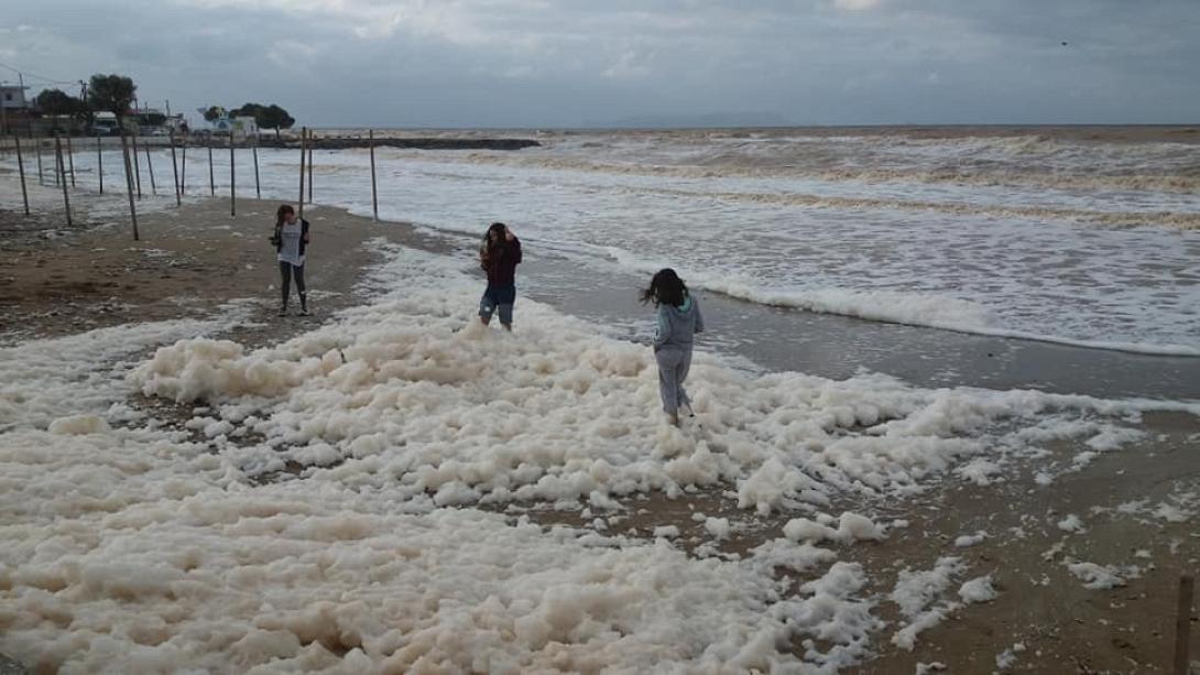 Ένα σπάνιο φαινόμενο στην παραλία.
