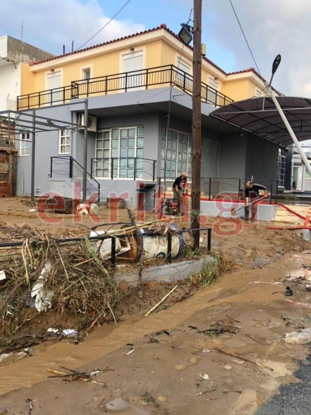 Μεγάλες καταστροφές σε όλη την περιοχή.