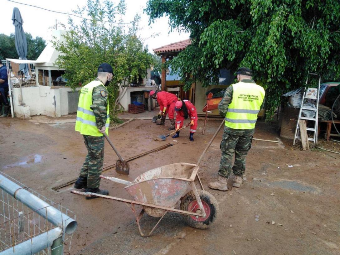 Τα μέλη της ΛΕΦΕΔ Ηρακλείου επιχείρησαν μαζί με εθελοντές του Ελληνικού Ερυθρού Σταυρού.