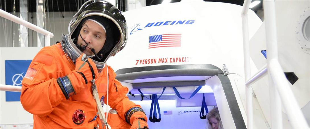 Η Nasa "κατασκευάζει" τα δύο πρώτα ιδιωτικά διαστημικά σκάφη