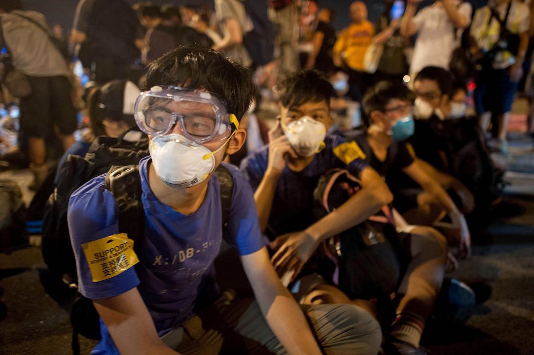 Συνεχίζεται η ένταση σε συνοικίες του Χονγκ Κονγκ 