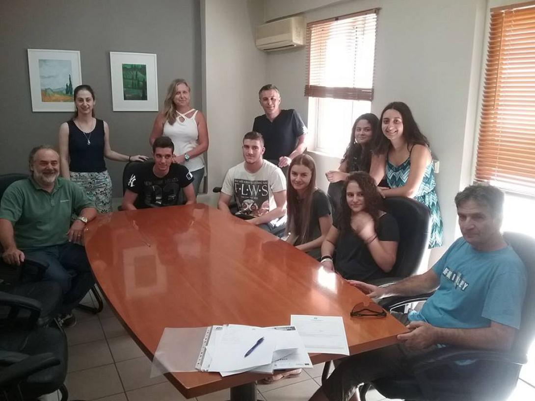 μαθητες ερασμους.jpg