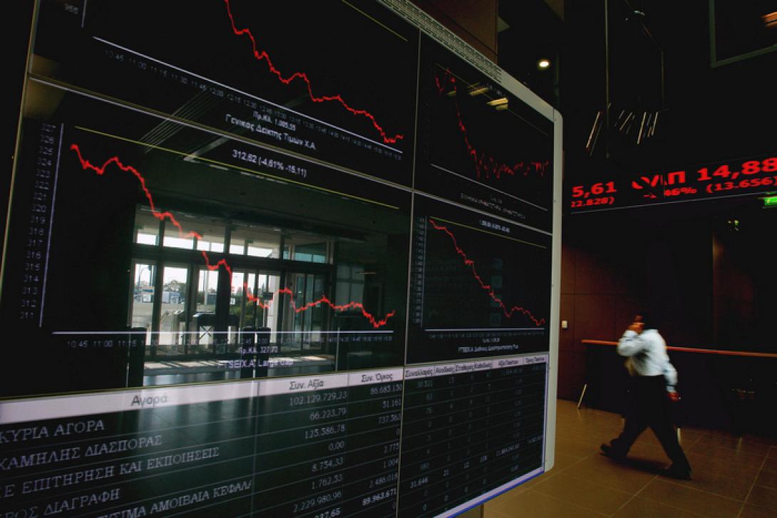 "Ελεύθερη πτώση" στο Χρηματιστήριο Αθηνών