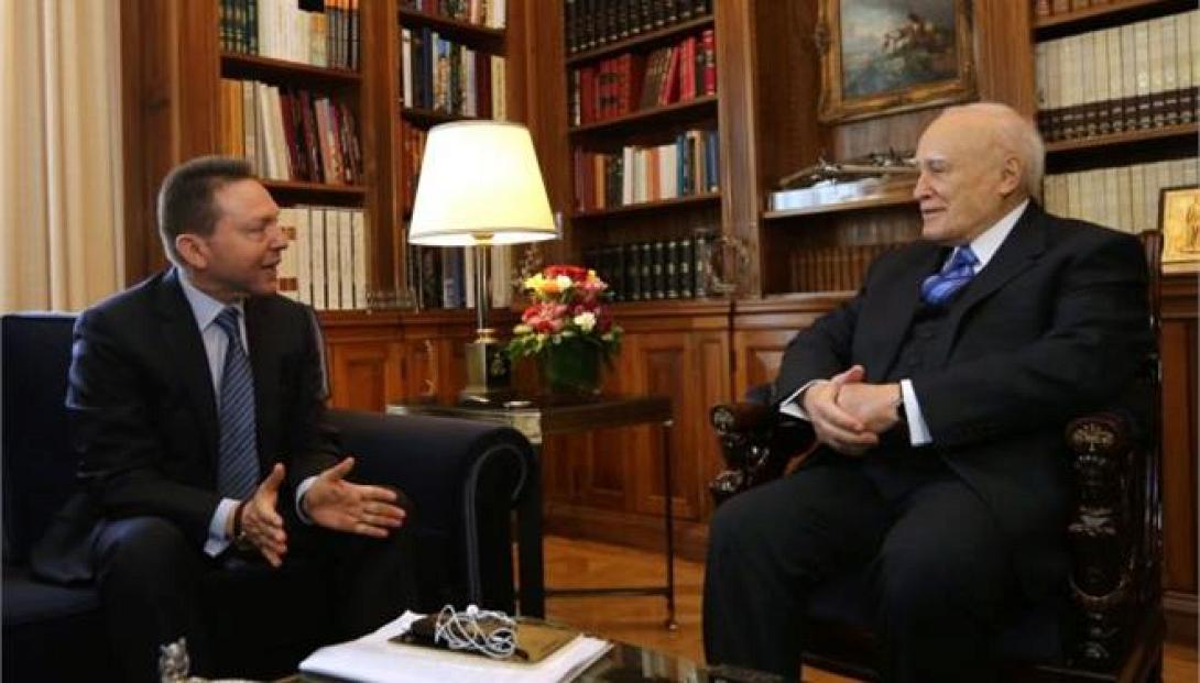 Γεύμα Παπούλια - Στουρνάρα με "κυρίως πιάτο" την οικονομία