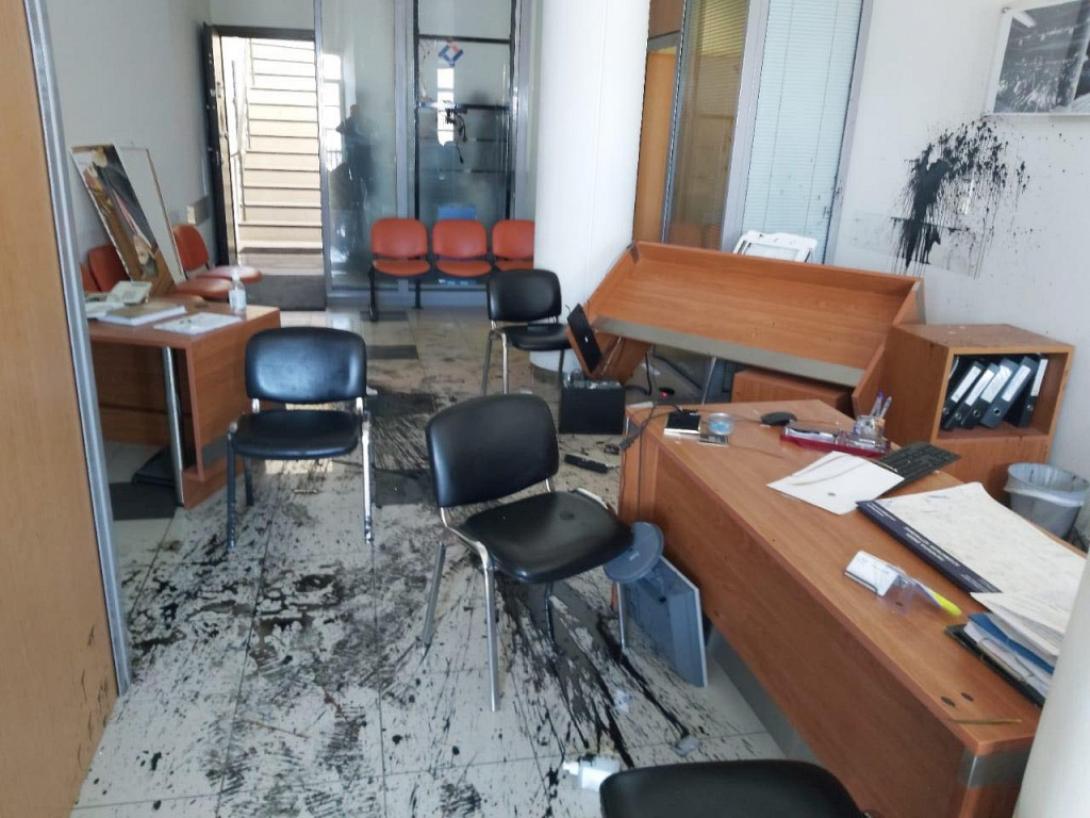Εισβολή αγνώστων στο γραφείο του Αυγενάκη