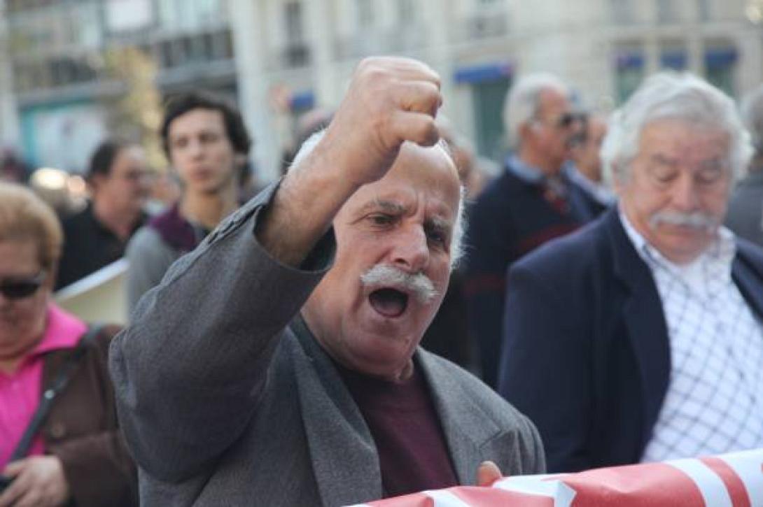 Προσπαθούν να μην κόψουν τώρα τις συντάξεις - Το σχέδιο της κυβέρνησης