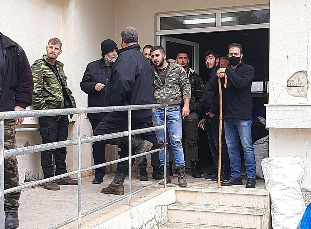 Οι αγρότες αντιδρούν στο ζήτημα των δασικών χαρτών.