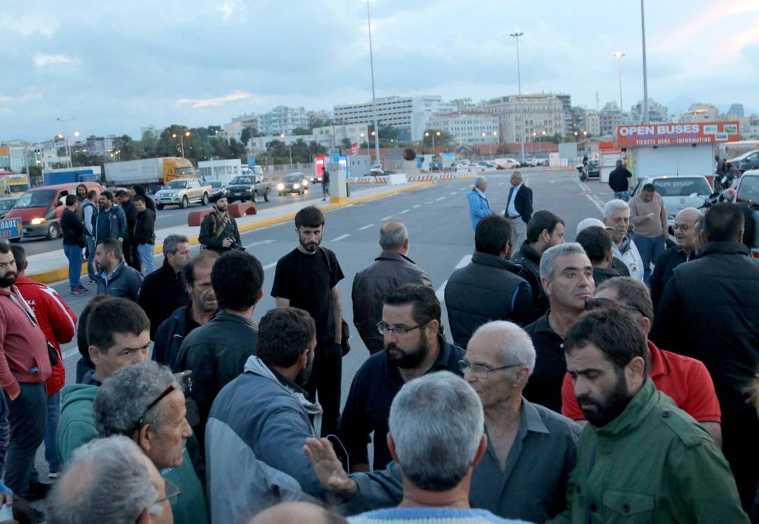 αγροτες λιμανι.jpg