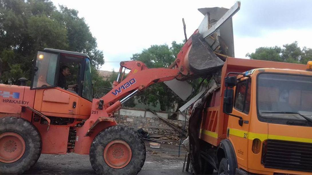 σκουπιδια ακινητο