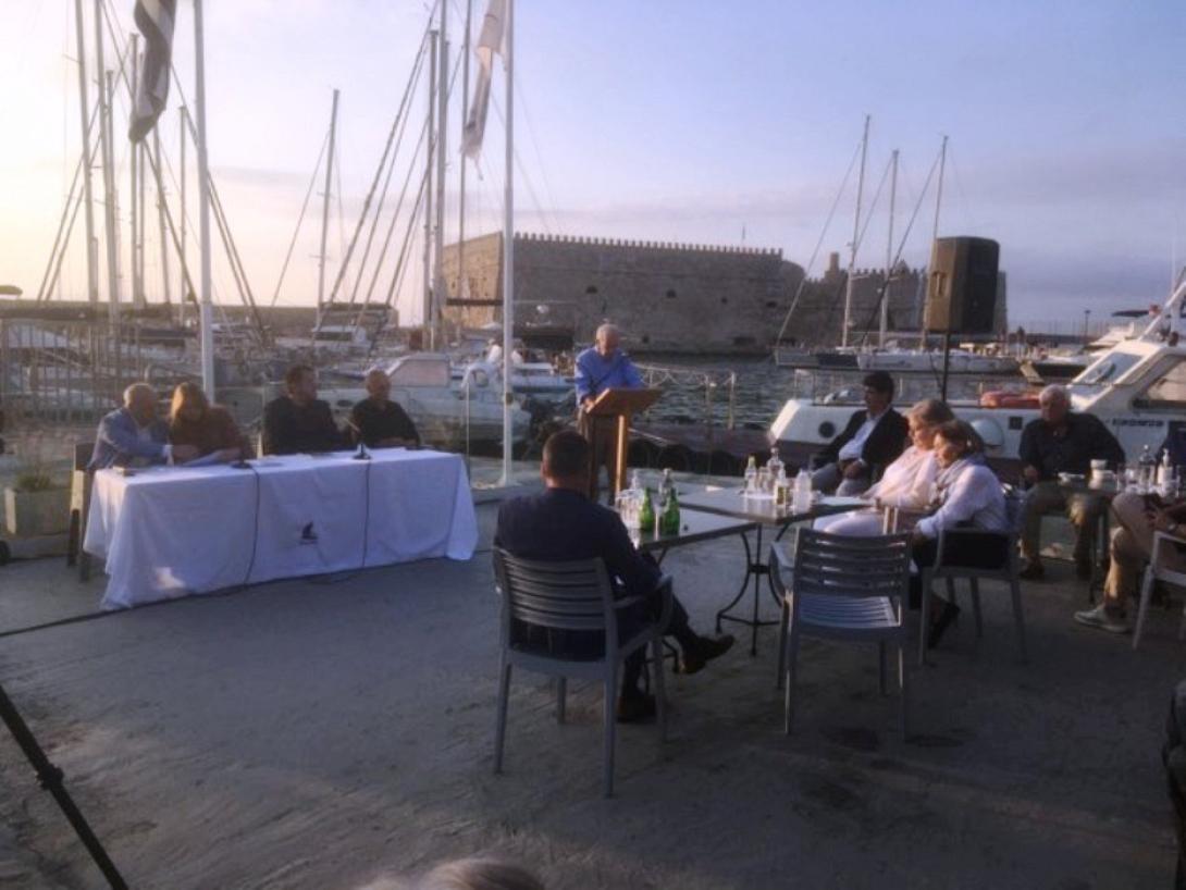 Μεταξύ των ομιλητών ήταν και ο δήμαρχος Ηρακλείου Βασίλης Λαμπρινός.