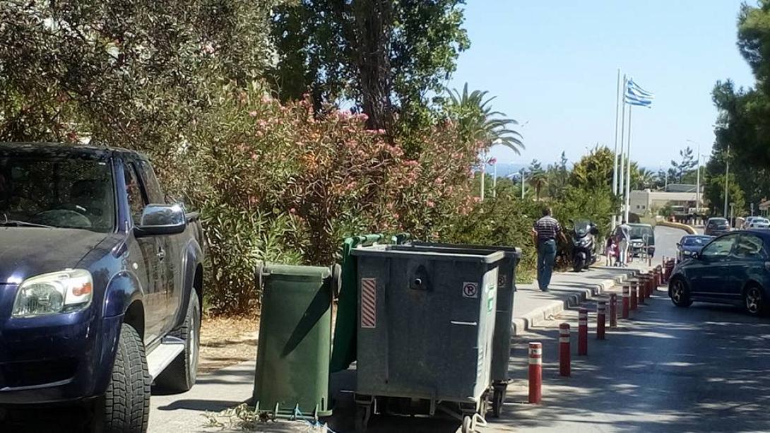 παγνη παρανομη σταθμευση.jpg