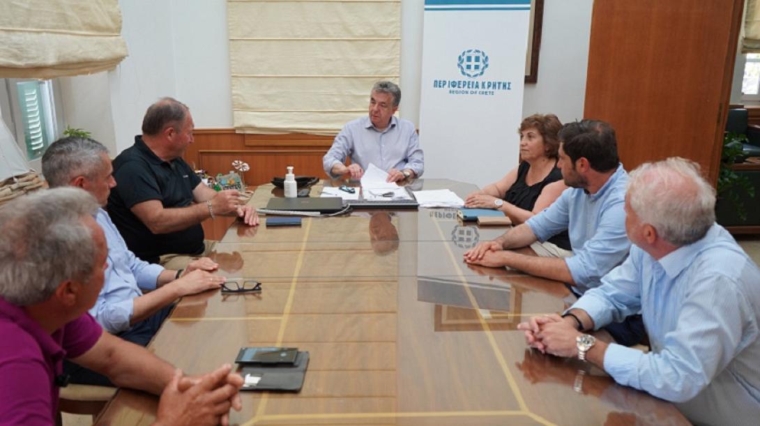 από την υπογραφή της σύμβασης