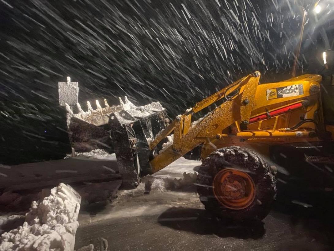 κακοκαιρία χιονια μηχανημα δρομος