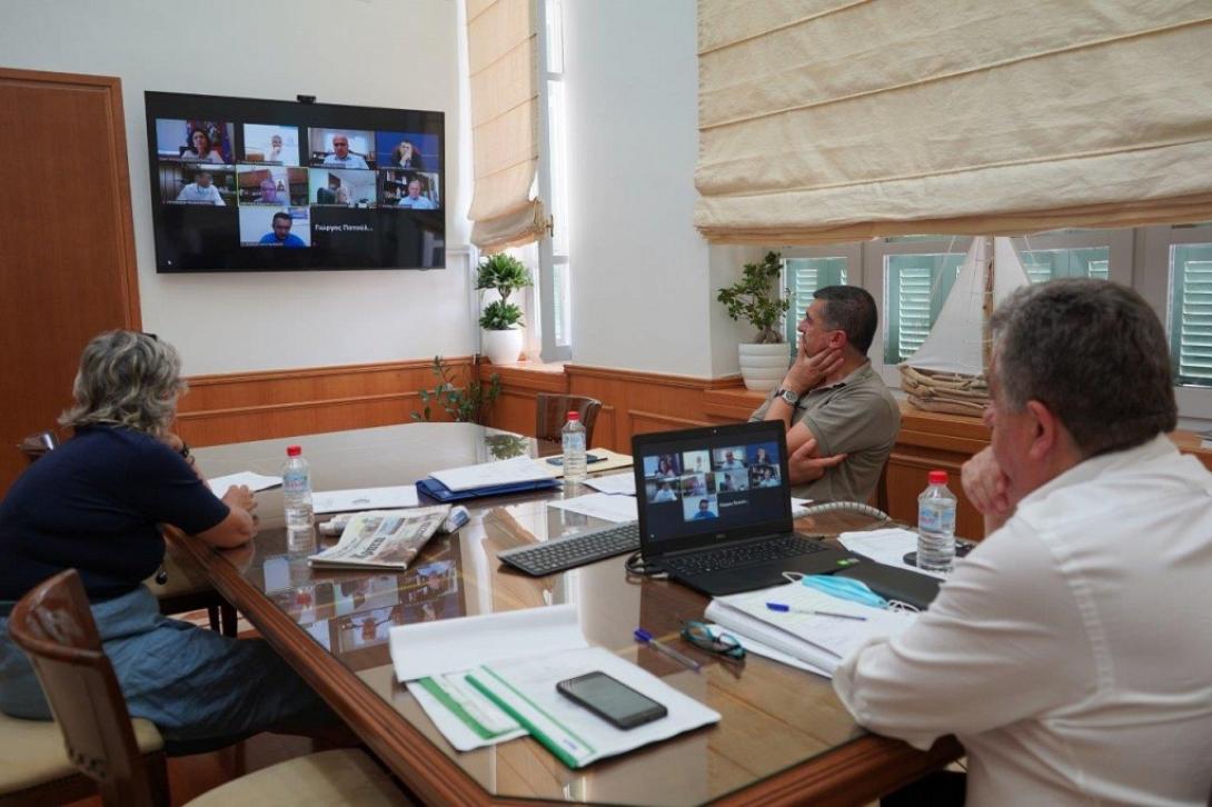 Σε τηλεδιάσκεψη με τον Υπουργό Εσωτερικών για τα θέματα των Περιφερειών της ΕΝΠΕ ο Περιφερειάρχης Κρήτης