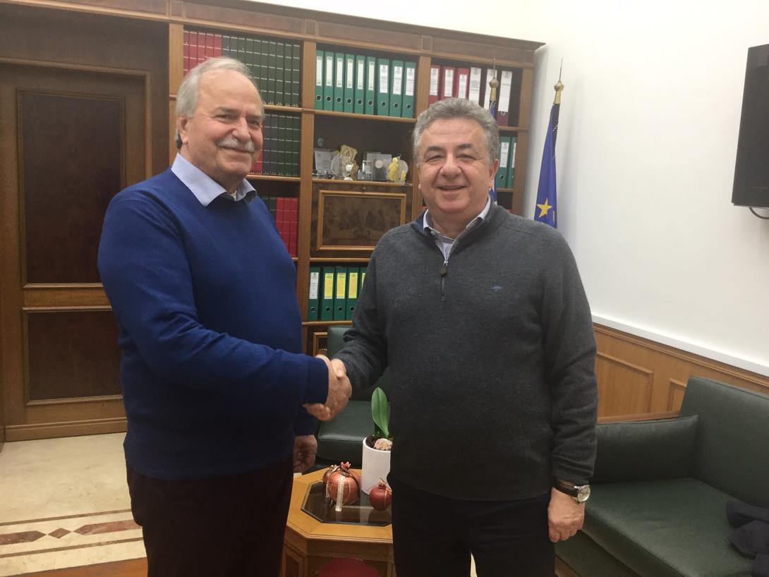 τουπακης αρναουτακης.jpg