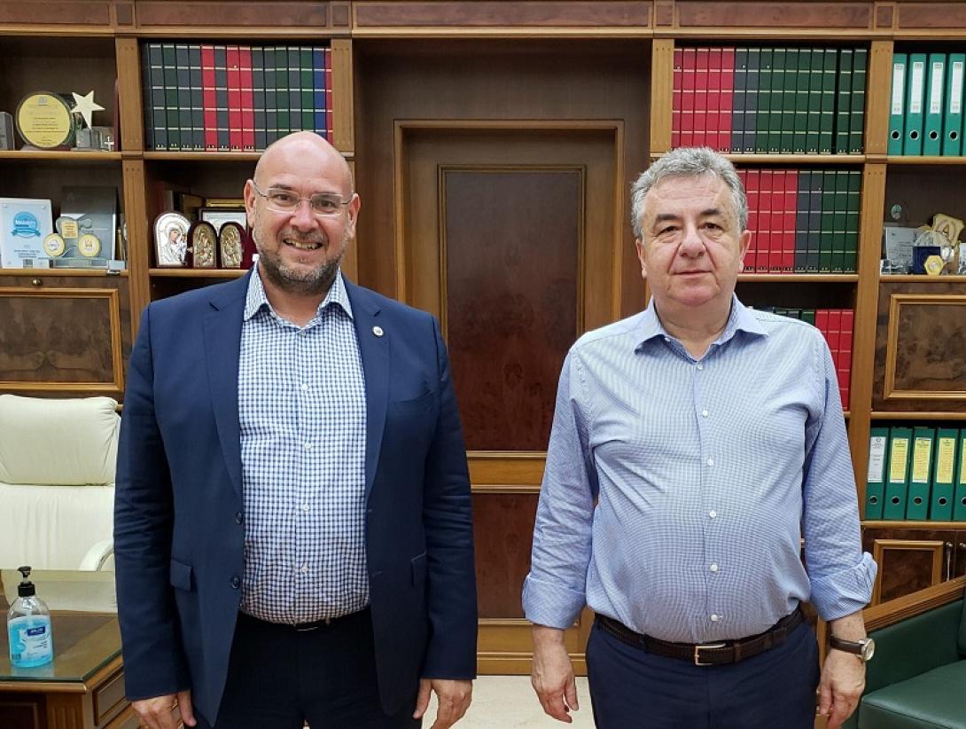 παπαευσταθίου αρναουτάκης