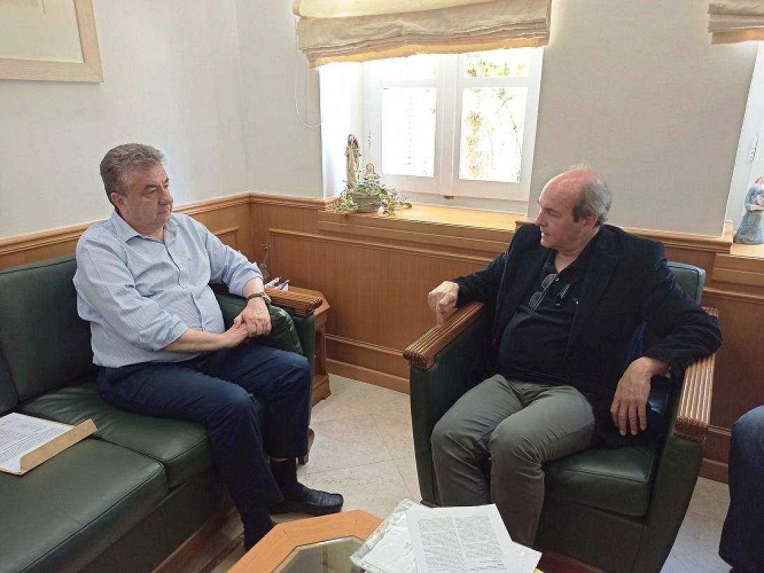 αρναουτάκης, θεοδοσιάδης