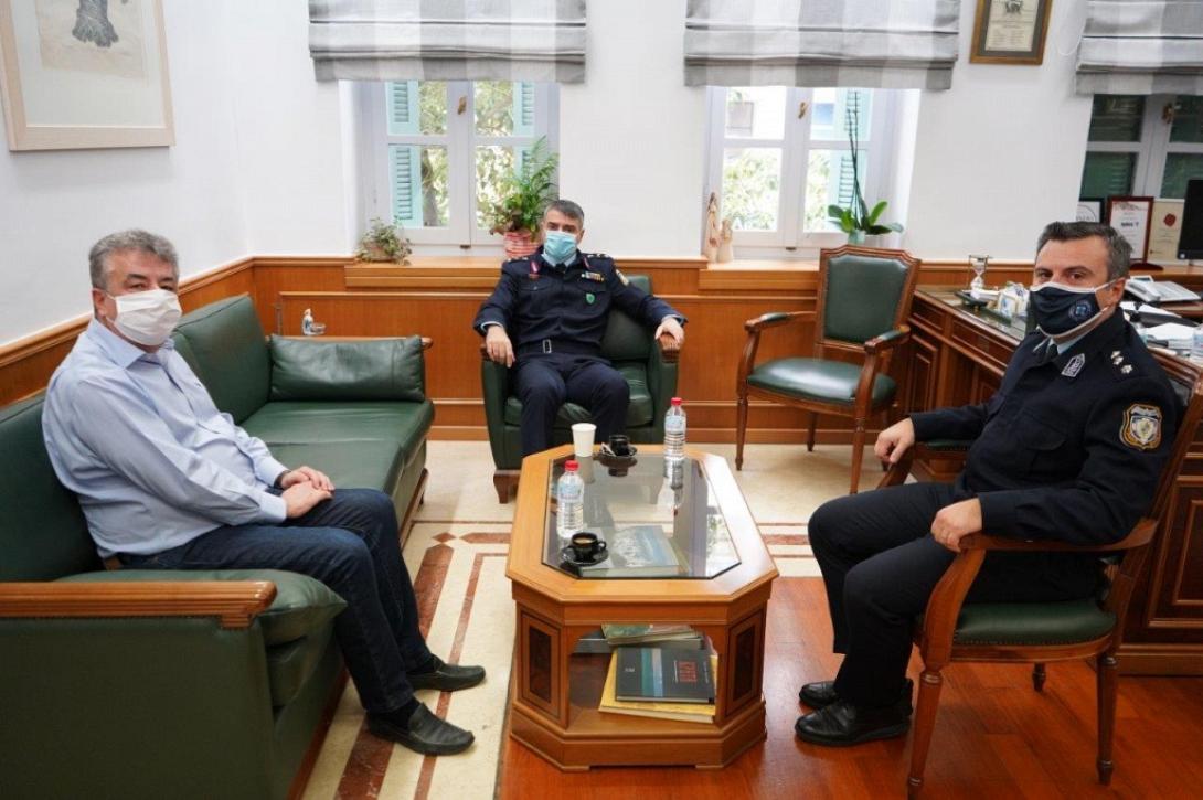 Ο Περιφερειάρχης Κρήτης με τον Αστυνομικό Διευθυντή Ηρακλείου