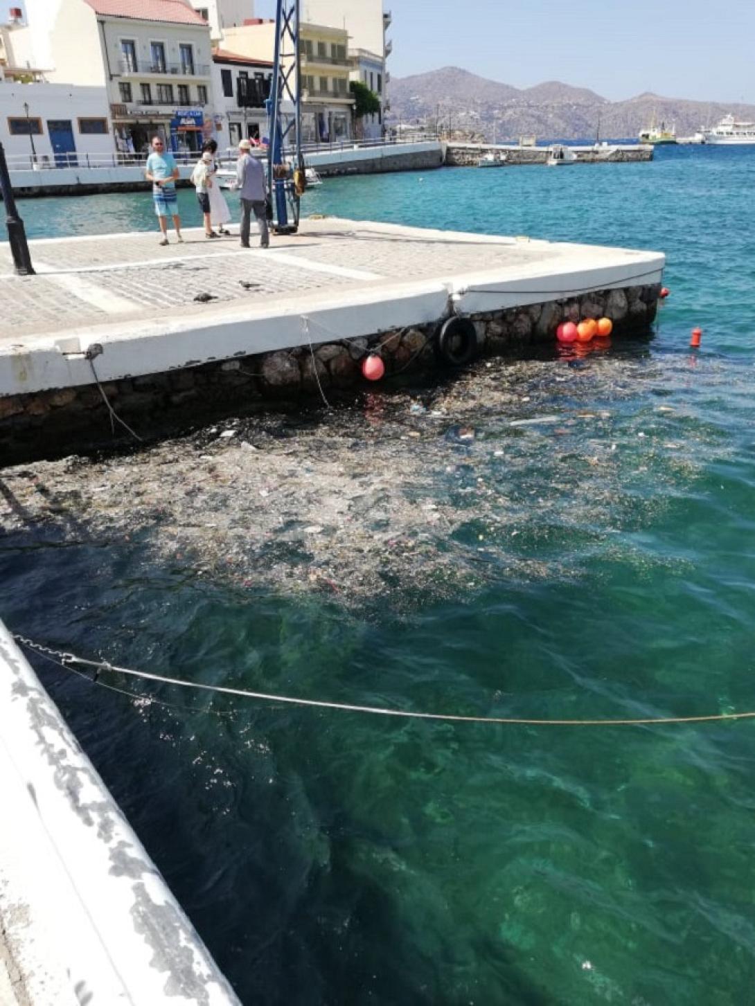 Η θάλασσα στον Άγιο Νικόλαο Λασιθίου