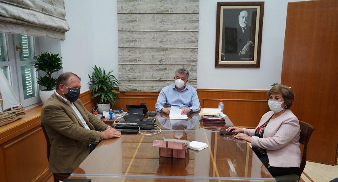 Αρναουτάκης - υπογραφή σύμβασης για οδικά έργα στην παλιά Ε.Ο Ηρακλείου - Σητείας