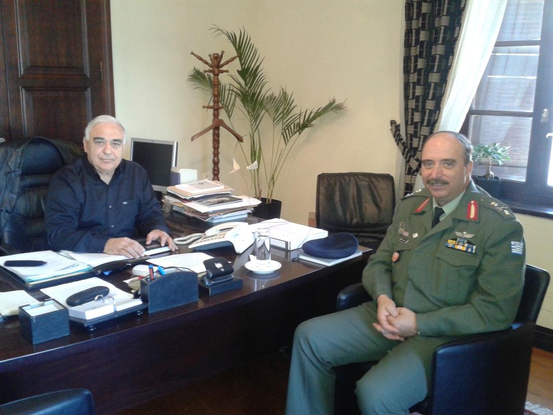 Συνάντηση Δεικτάκη με νέο διοικητή ΣΕΑΠ