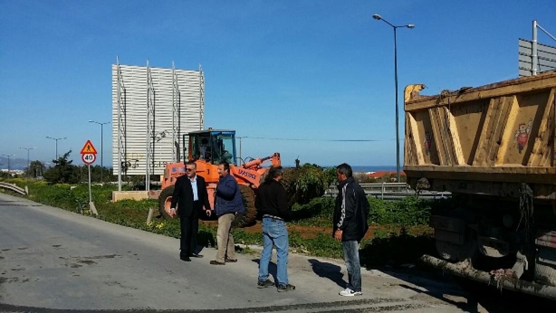 5 φορτηγά μπάζα απομάκρυναν από τον καταυλισμό των αθίγγανων της Αλικαρνασσού