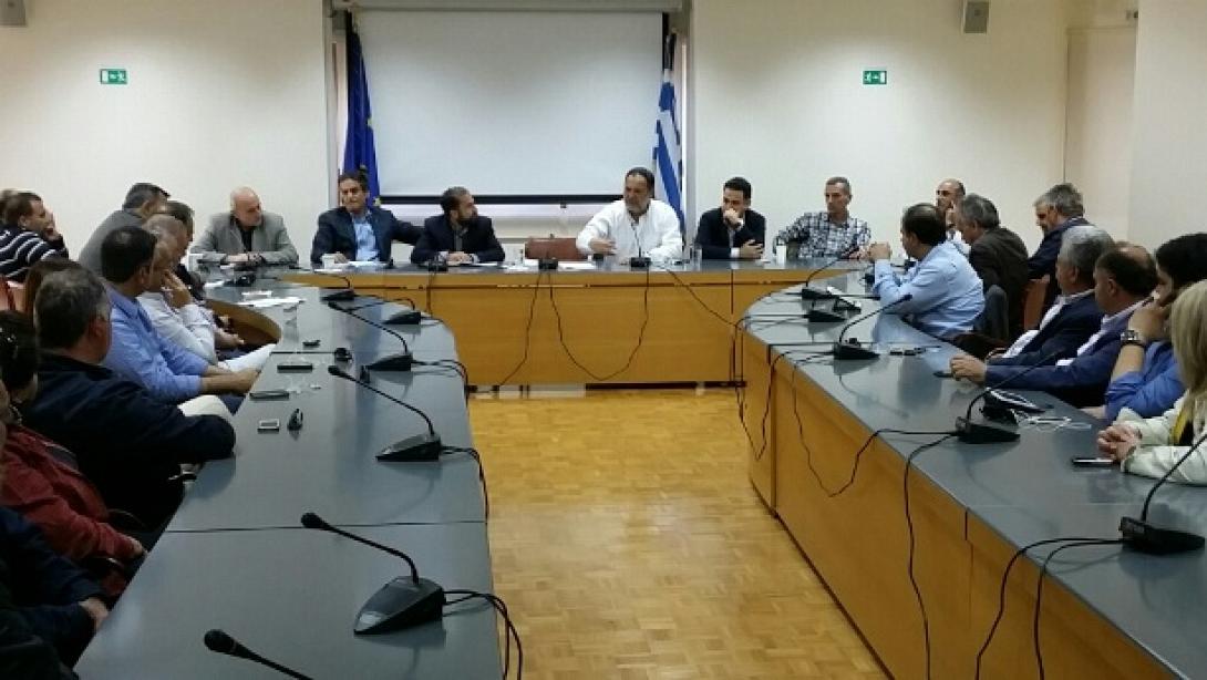 Συνάντηση Γ.Κουράκη με τη διοίκηση του ΕΒΕΗ και εκπρόσωπους παραγωγικών φορέων του Ηρακλείου