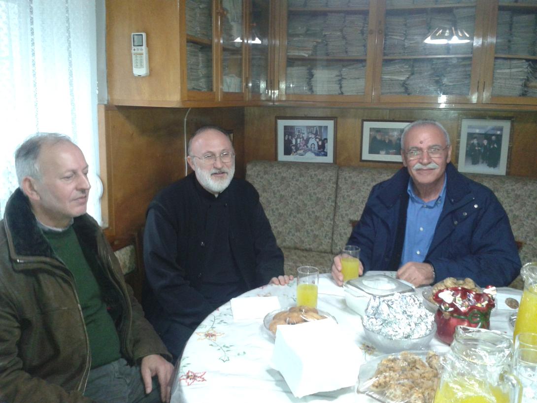 Ευχές και τρόφιμα μοίρασε ο Αντιπεριφερειάρχης Χανίων