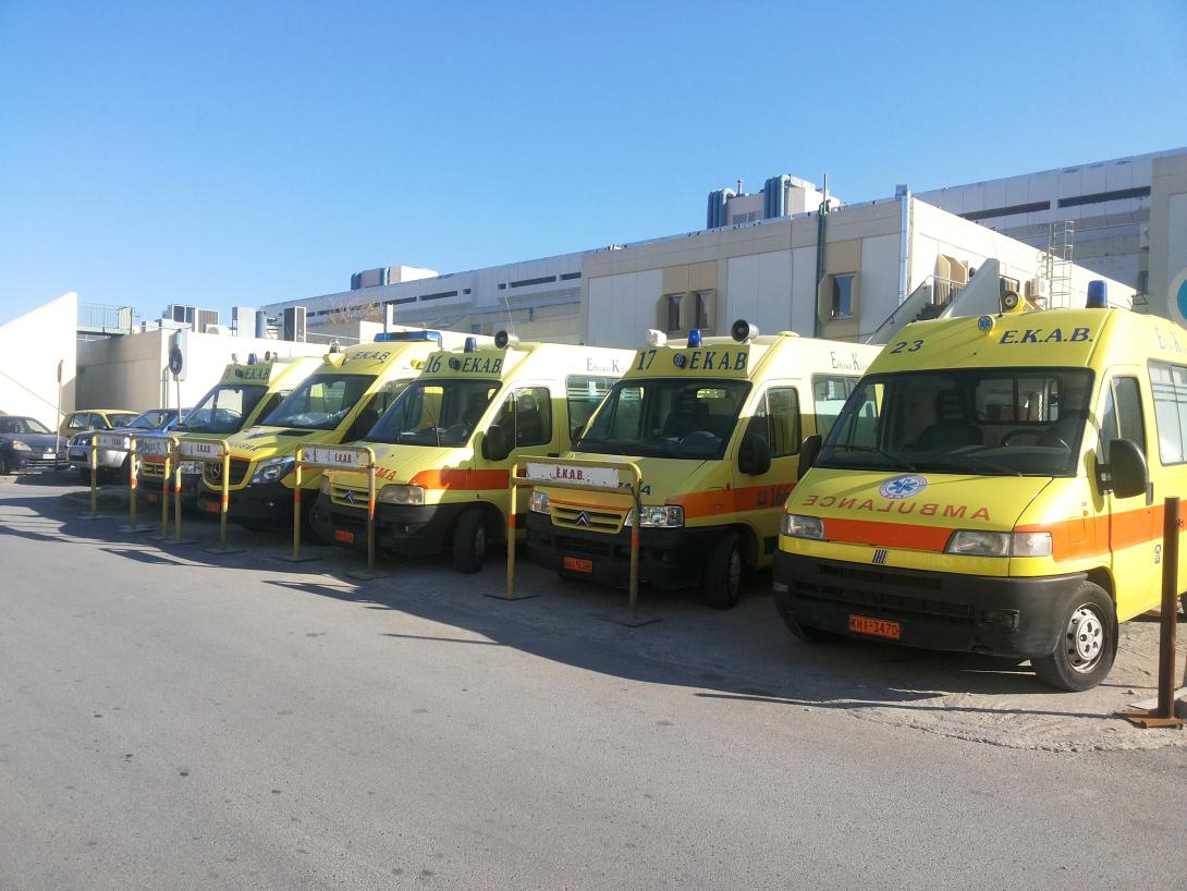 εκαβ ασθενοφορα.jpg