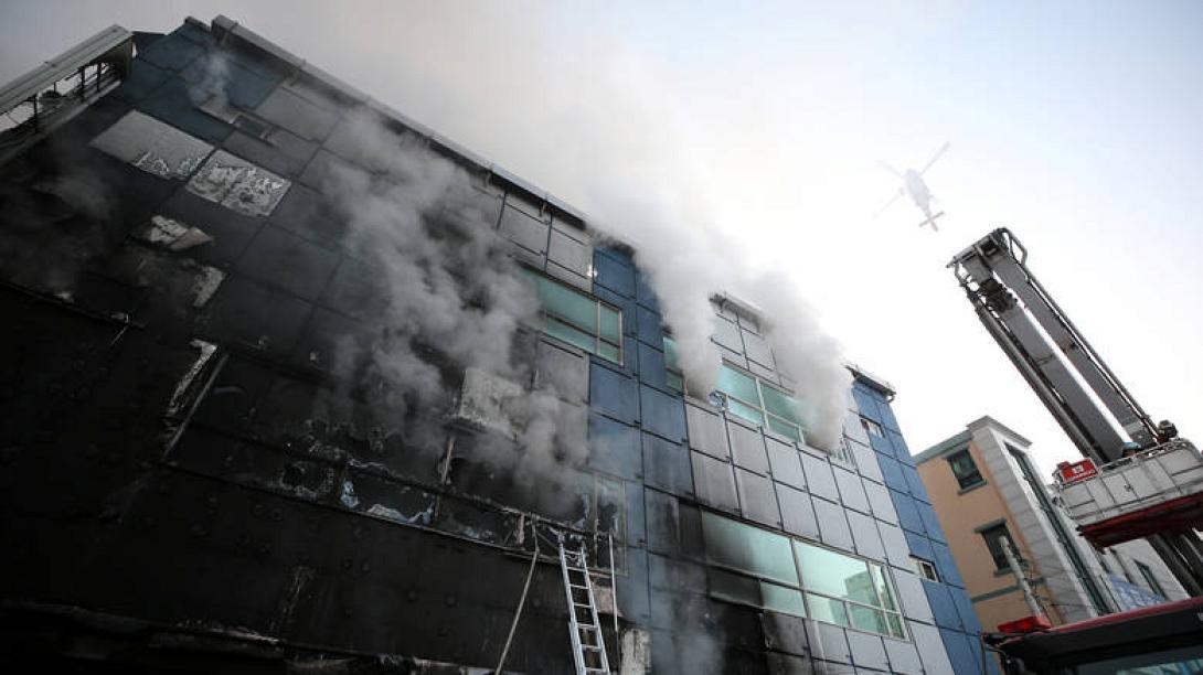 2017-12-21t112754z_1259459201_rc19aaf15210_rtrmadp_3_southkorea-fire.jpg