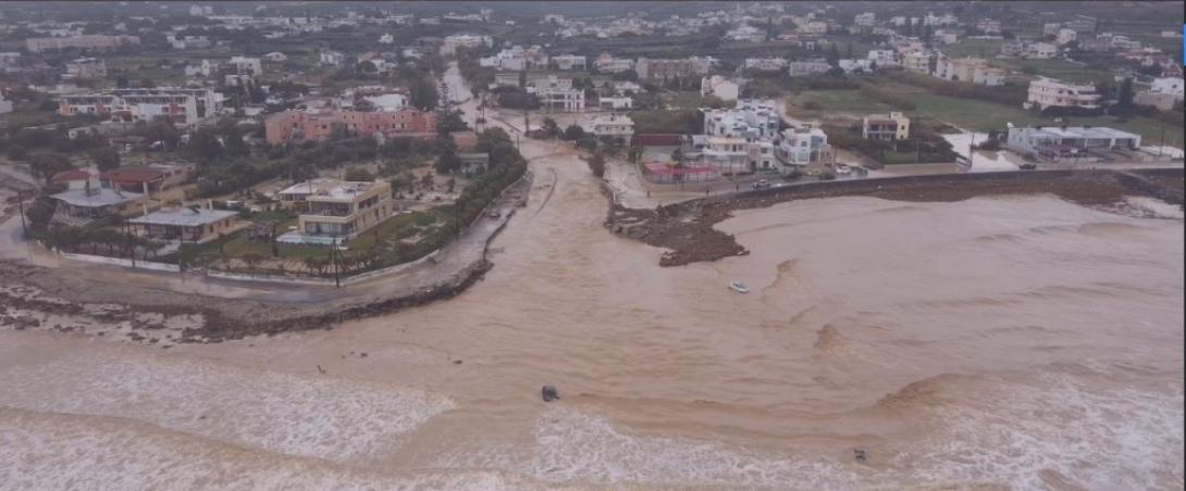 Οι καταστροφές από την κακοκαιρία είναι ανυπολόγιστες.