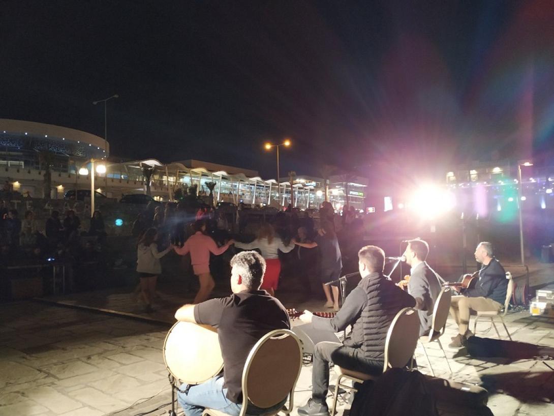 Πλήθος κόσμου στην εκδήλωση της Επιτροπής Ειρήνης