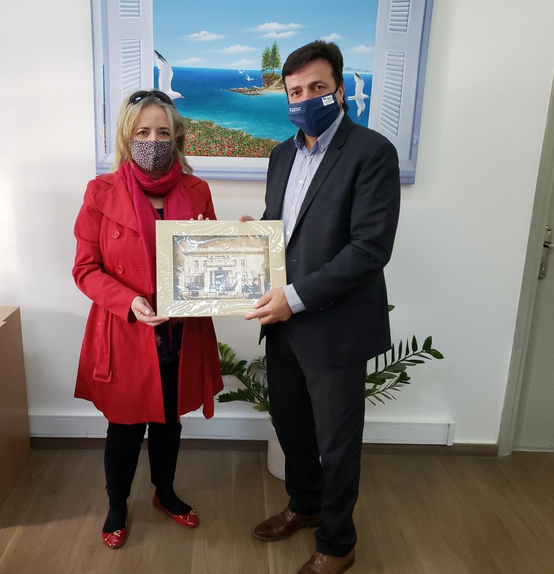 Αναπληρώτρια Πρέσβης Αγγλίας