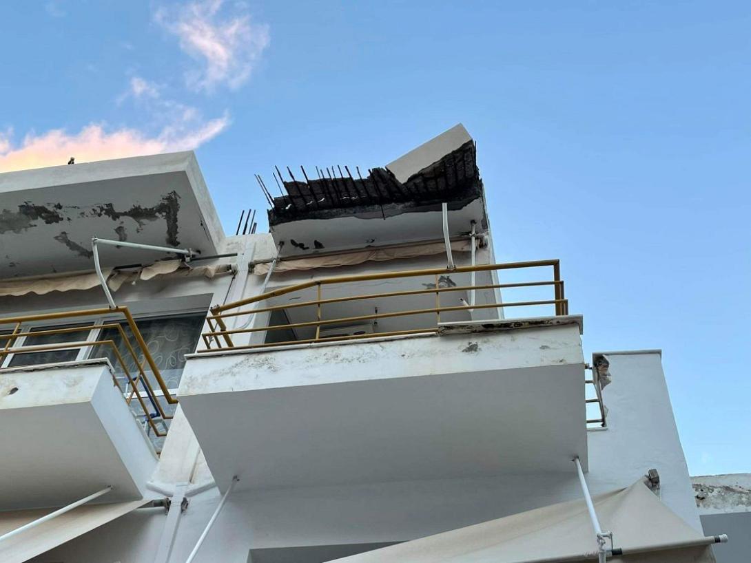 κατέρρευσε μπαλκόνι 