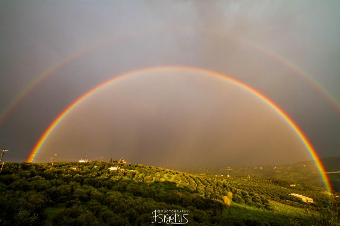 διπλό ουράνιο τόξο - Φωτογραφία Γιάννης Τσιγκένης