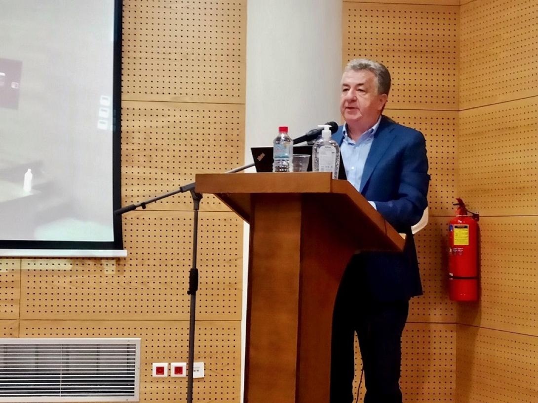 Ο Περιφερειάρχης Σταύρος Αρναουτάκης