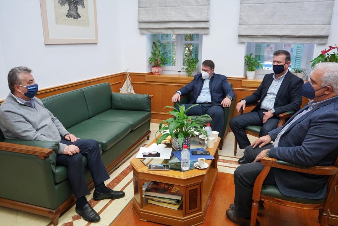 Αρναουτάκης - Σέγκος