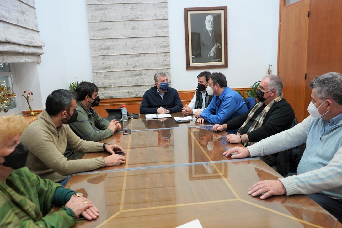 Συνάντηση Περιφερειάρχη με τη διοίκηση του Εργατικού Κέντρου Ηρακλείου